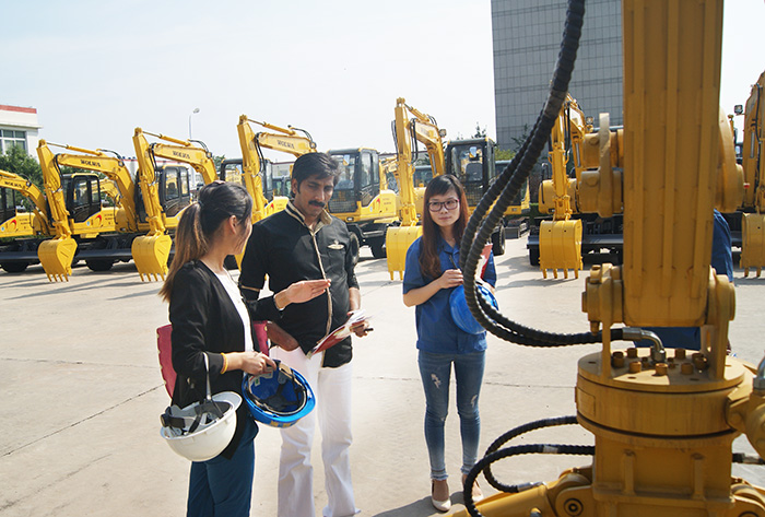 The customer visited the wolwa structure production workshop,wolwa pipe production workshop,dorson hydraulic production workshop ,wolwa composing room and amphibious ice-breaking vehicle and he also watched hydraulic excavators, hydraulic sugarcane wheel loader operations.The client speak highly of our machine performance ,deeply talked to relevant departments to have a good knowledge of enterprise strength,product features and technical advantages. wolwa's advanced technology ,convenient operation,high working efficiency,and comfortable operating environment for customers had left a deep impression on our client. Before,the client also investigated other well-known manufacturers .Through deep comparison,wolwa had a clear advantage in technical quality, production capacity, shipping capacity ,service and etc. Finally,customers signed an agency agreement with wolwa group company and booked 6 prototype. 